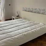 Clivia Apartment In The Heart Of Garbatella